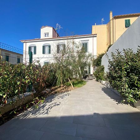 La Lanterna Sul Mare Villa Livorno Buitenkant foto